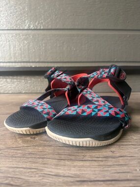 Chaco Women's Strappy Sandals - Red & Teal Pattern size 9